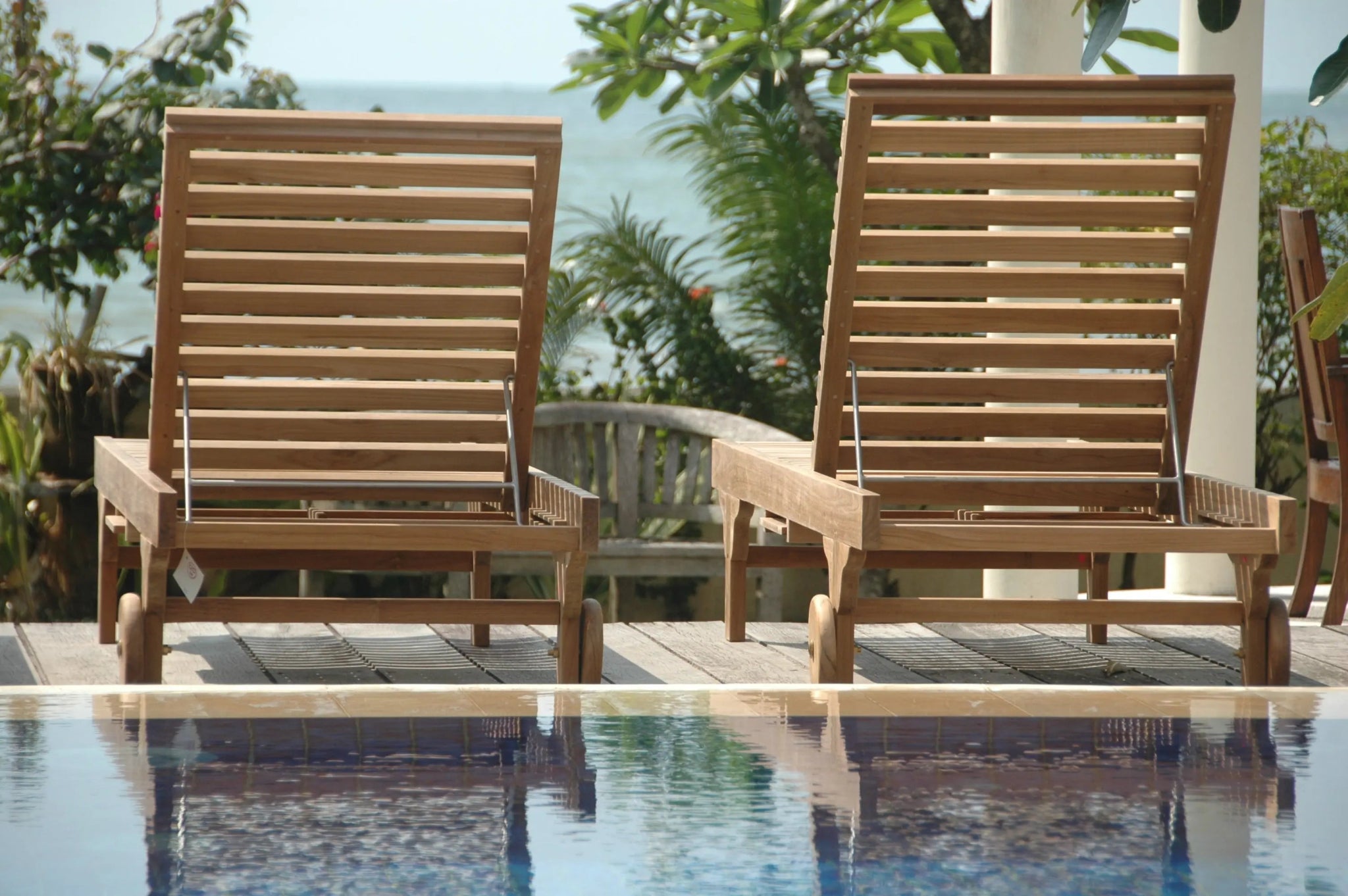 Capri New Sun Lounger – Teak Daybed (No Cushion) by Anderson Teak
