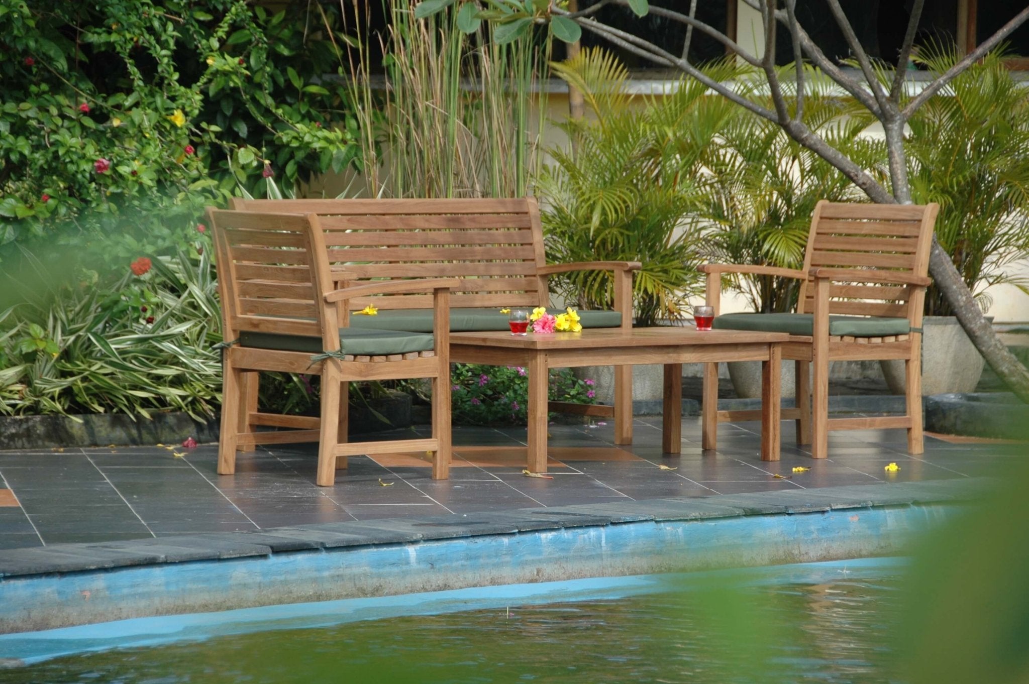 Victoria Conversation Set – () by Chapman Collection